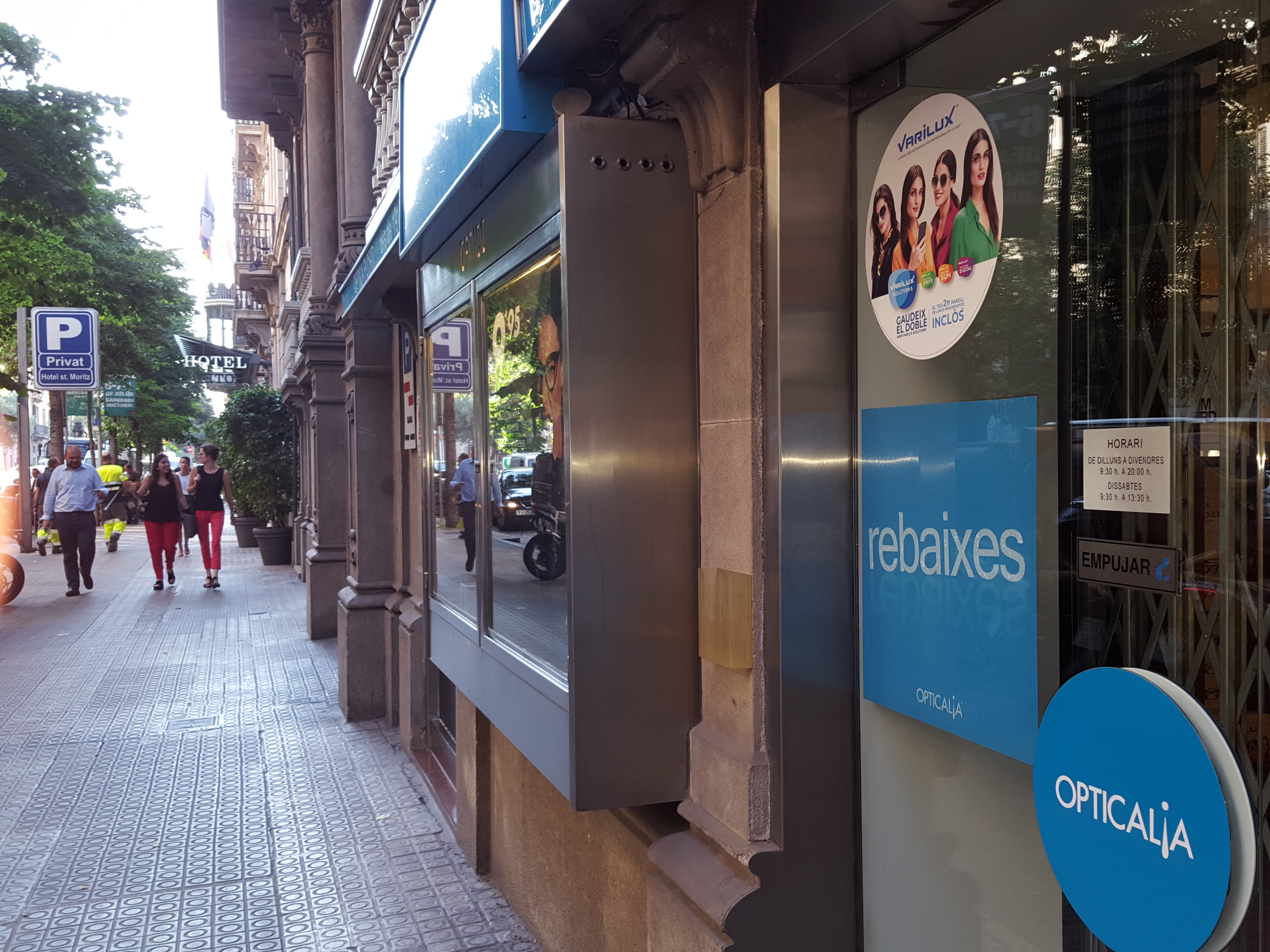 Establecimiento de Opticalia en Barcelona.