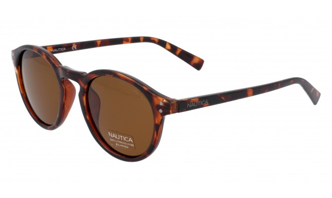 Marchon se encarga de diseñar y vender las gafas de Nautica, marca que pertenece a Authentic Brands Group.