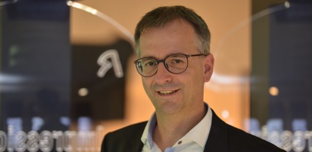 Rodenstock-Dietmar Uttenweiler Dietmar Uttenweiler asumirá el cargo de vicepresidente ejecutivo de I+D y gestión de productos de Rodenstock.